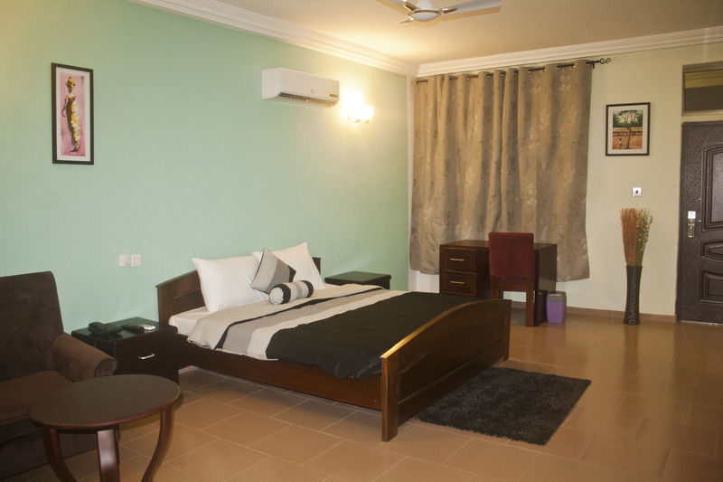 Consir Executive Lodge อักกรา ภายนอก รูปภาพ