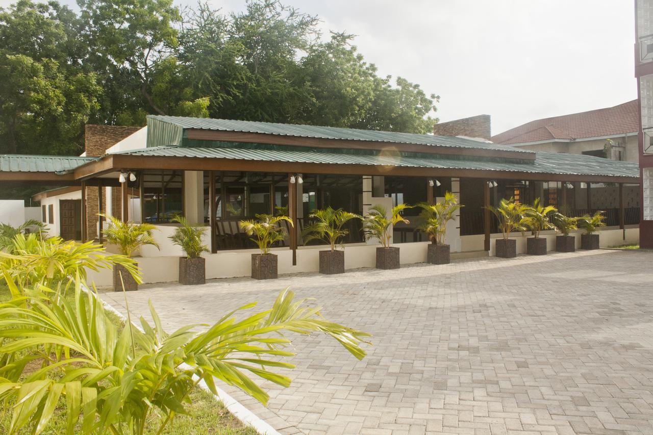 Consir Executive Lodge อักกรา ภายนอก รูปภาพ