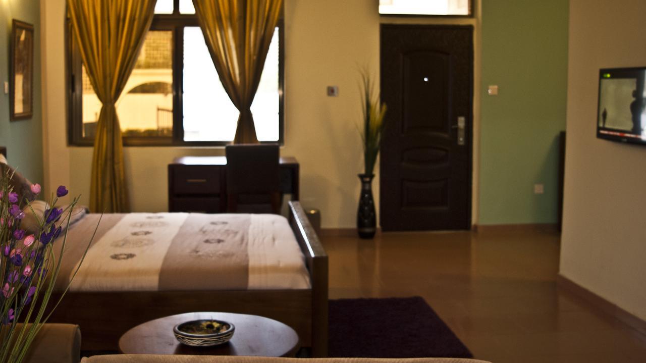 Consir Executive Lodge อักกรา ภายนอก รูปภาพ