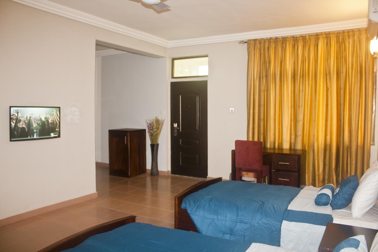 Consir Executive Lodge อักกรา ภายนอก รูปภาพ