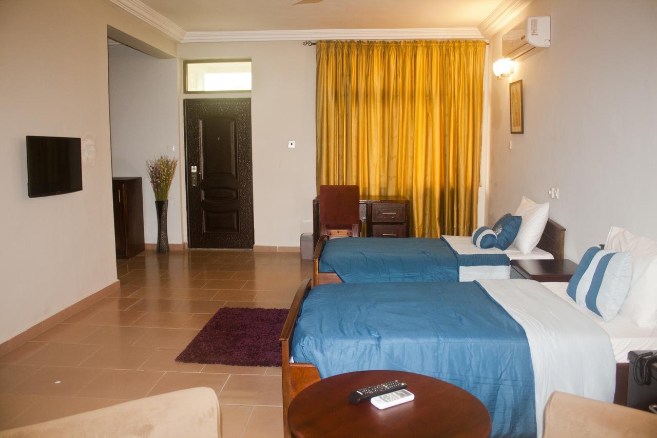 Consir Executive Lodge อักกรา ภายนอก รูปภาพ