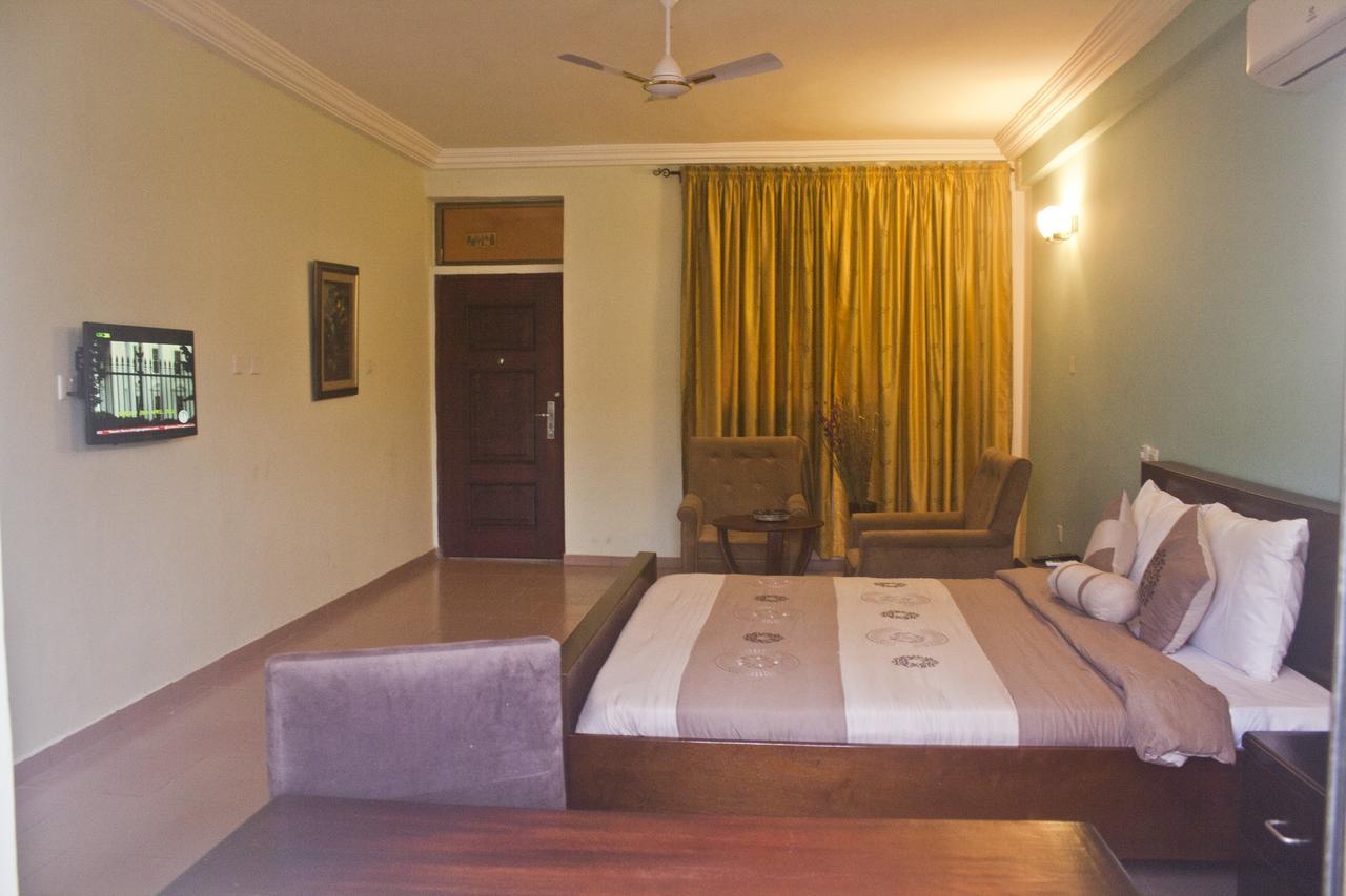 Consir Executive Lodge อักกรา ภายนอก รูปภาพ