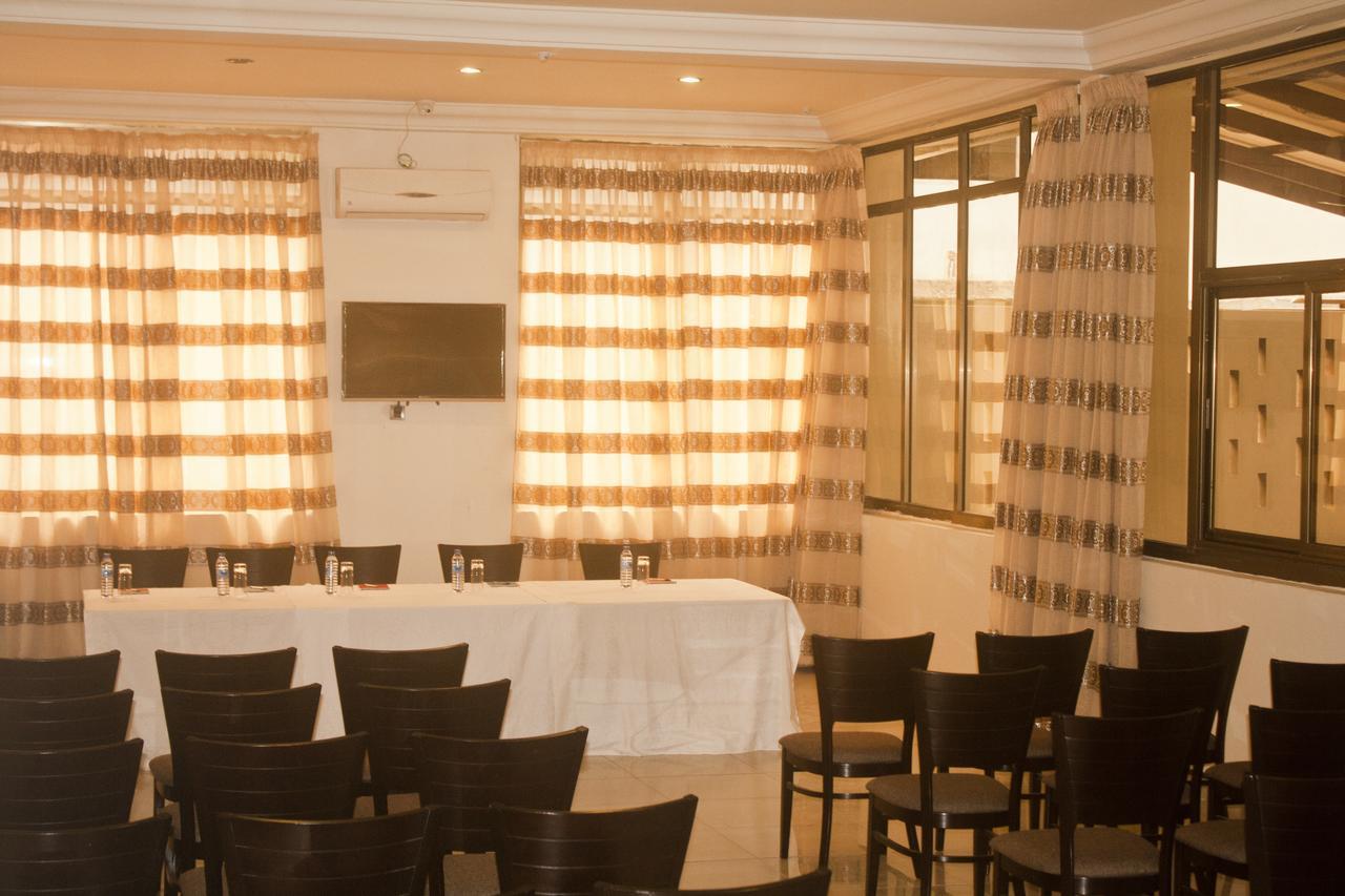 Consir Executive Lodge อักกรา ภายนอก รูปภาพ
