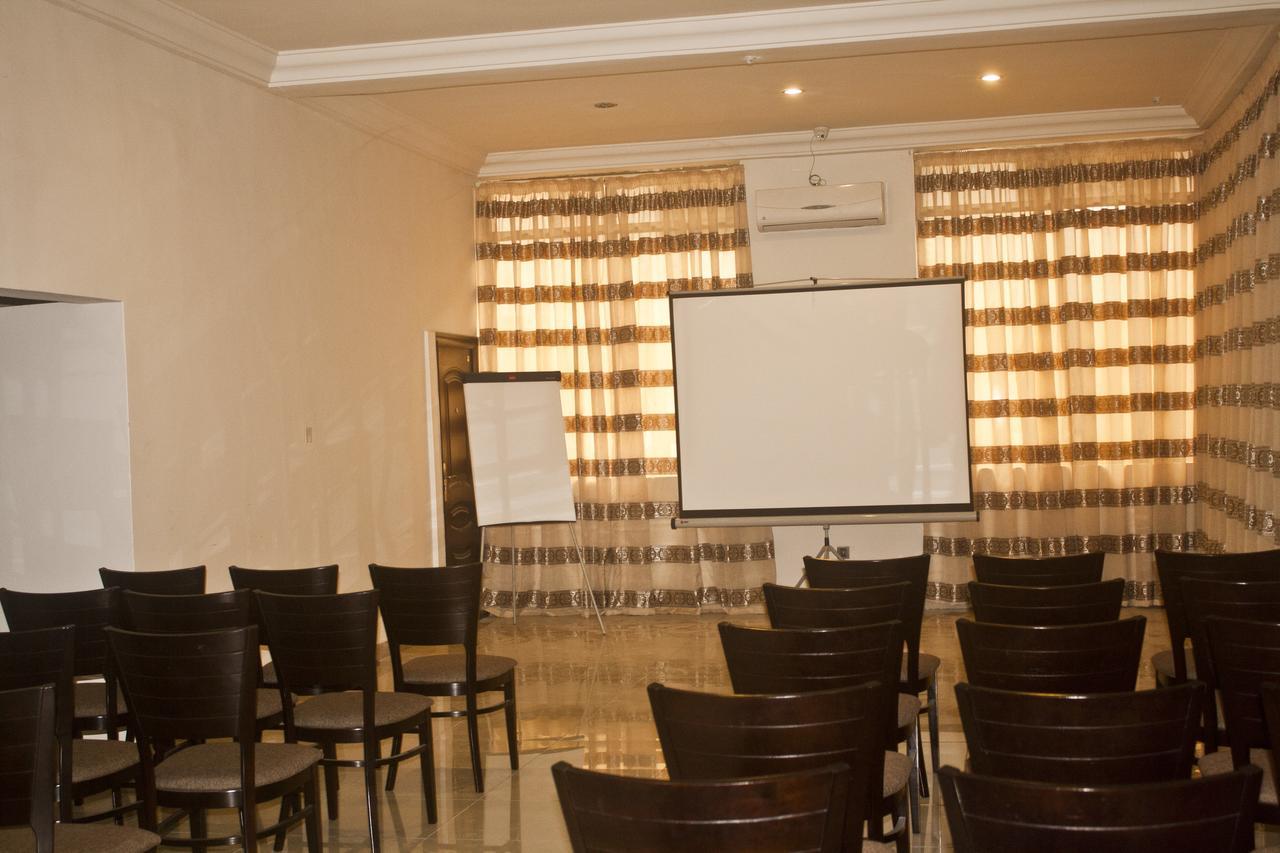 Consir Executive Lodge อักกรา ภายนอก รูปภาพ