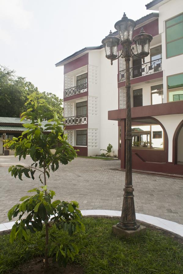 Consir Executive Lodge อักกรา ภายนอก รูปภาพ