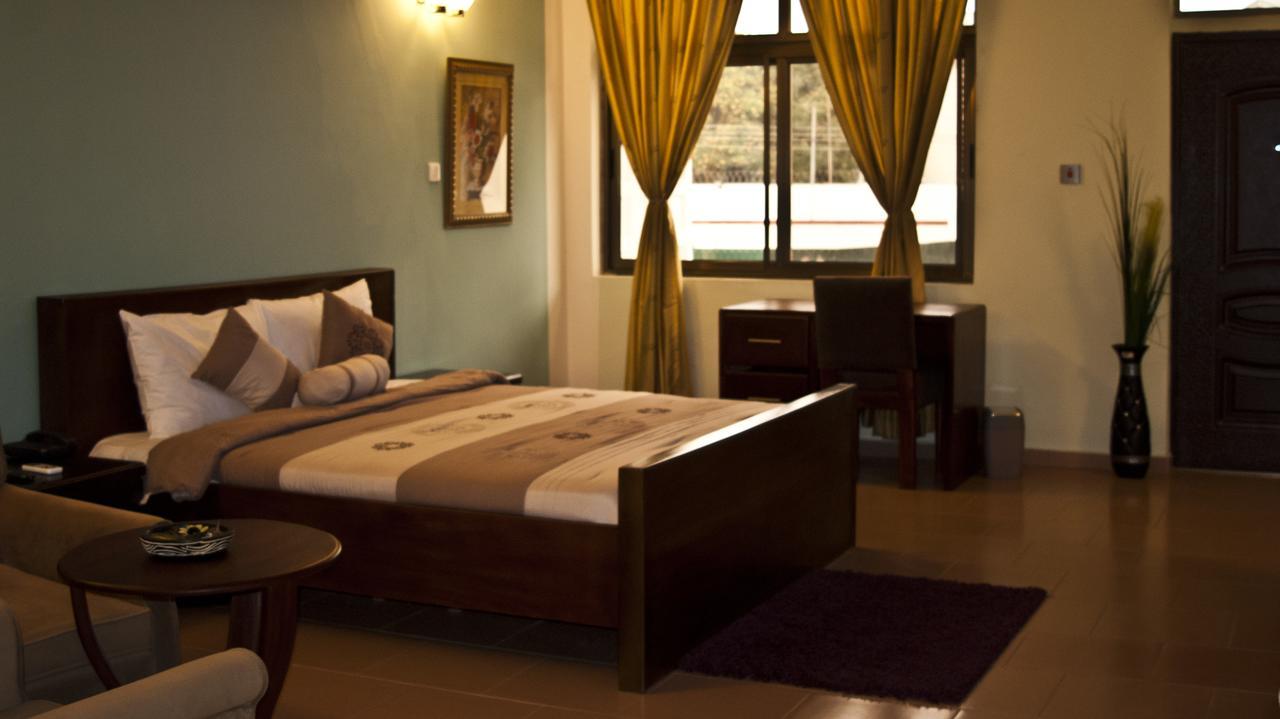 Consir Executive Lodge อักกรา ภายนอก รูปภาพ