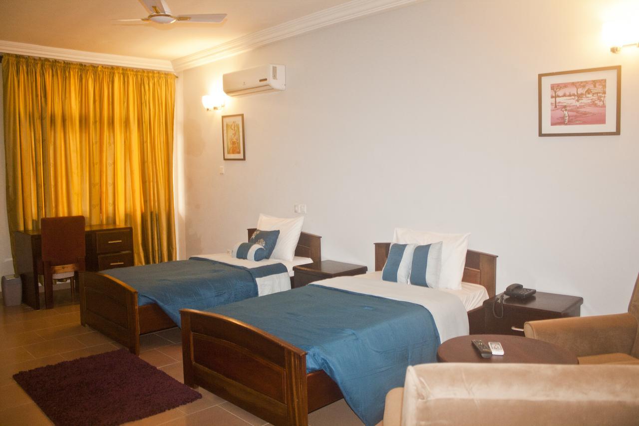 Consir Executive Lodge อักกรา ภายนอก รูปภาพ
