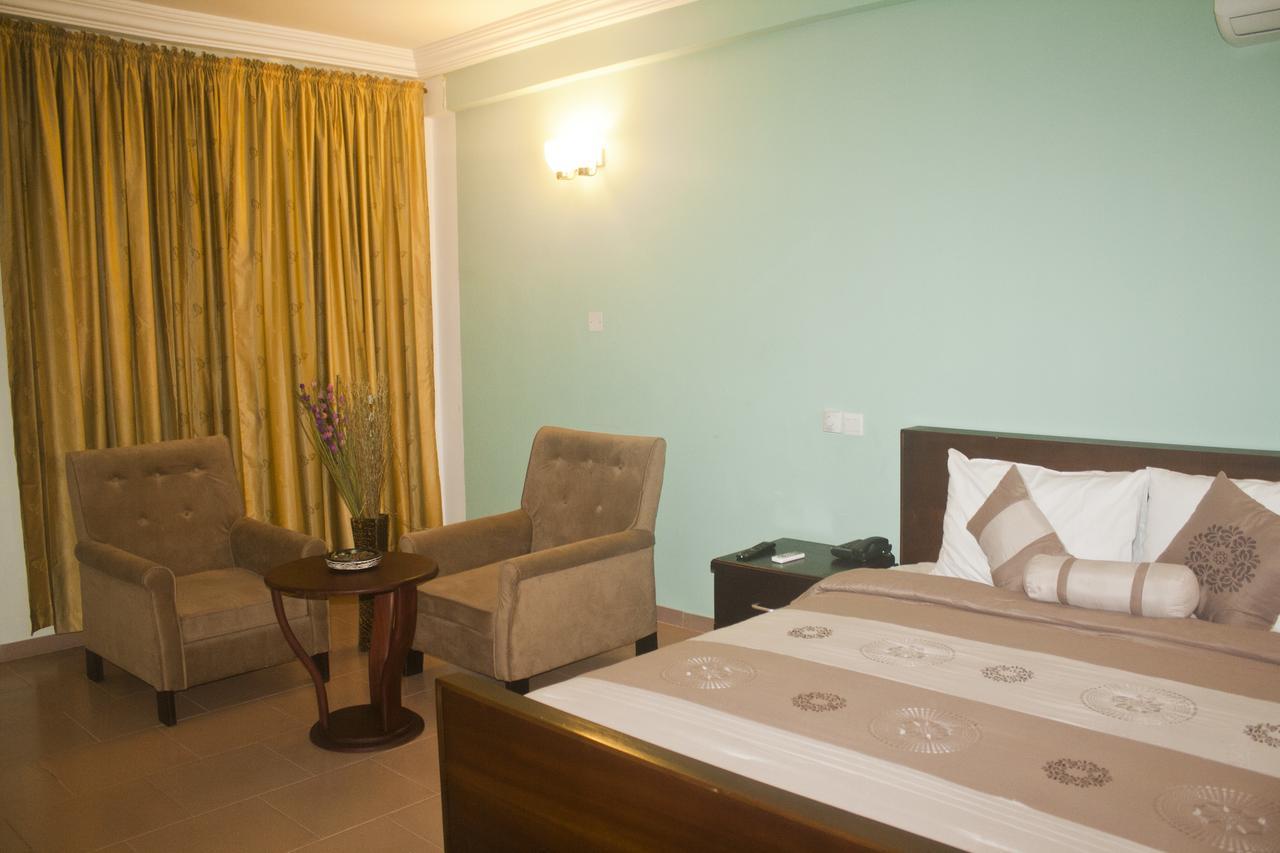 Consir Executive Lodge อักกรา ภายนอก รูปภาพ