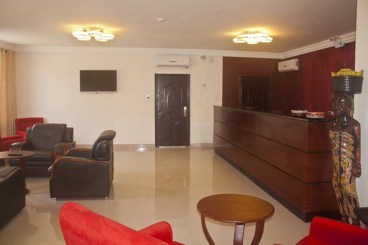 Consir Executive Lodge อักกรา ภายนอก รูปภาพ