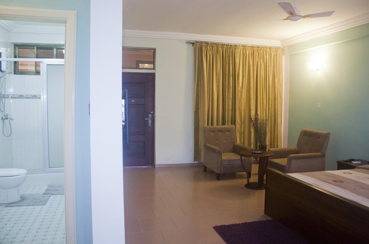 Consir Executive Lodge อักกรา ภายนอก รูปภาพ